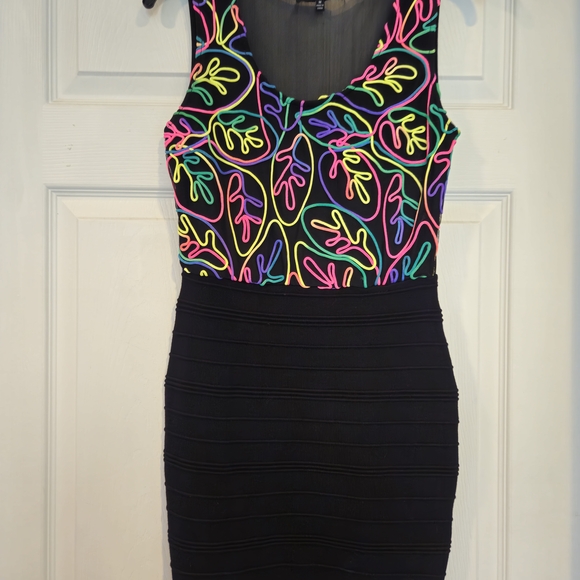 WOW Couture Neon Leaf Mini Dress - Picture 1 of 3
